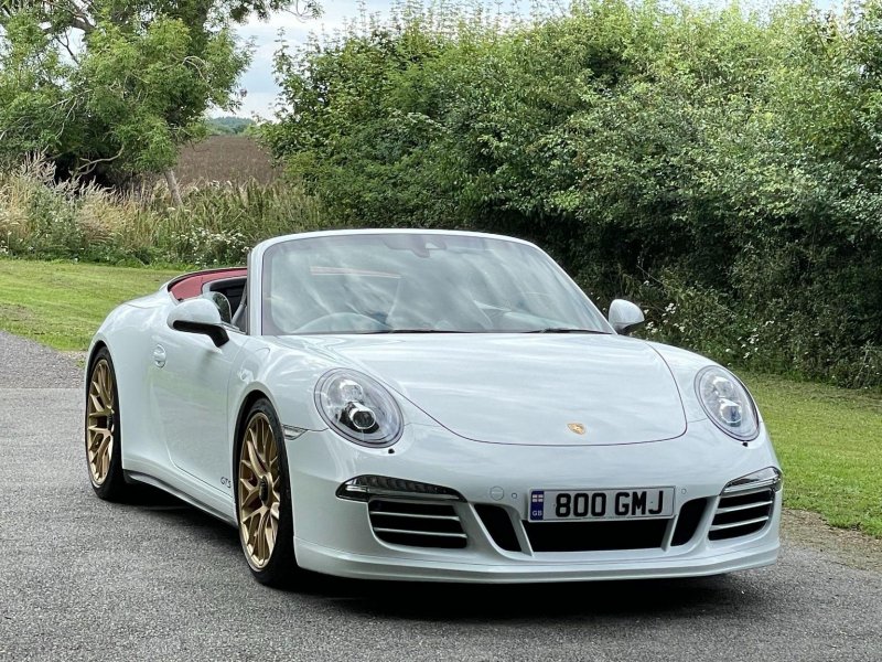 PORSCHE 911