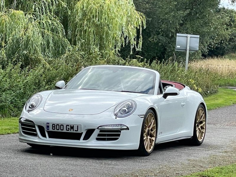 PORSCHE 911