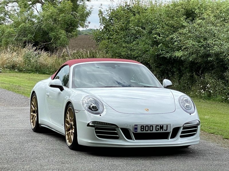 PORSCHE 911