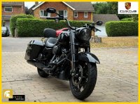 HARLEY-DAVIDSON Touring